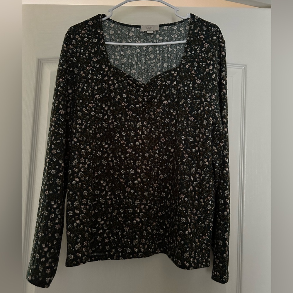 LOFT: Emerald green, floral long sleeve shirt